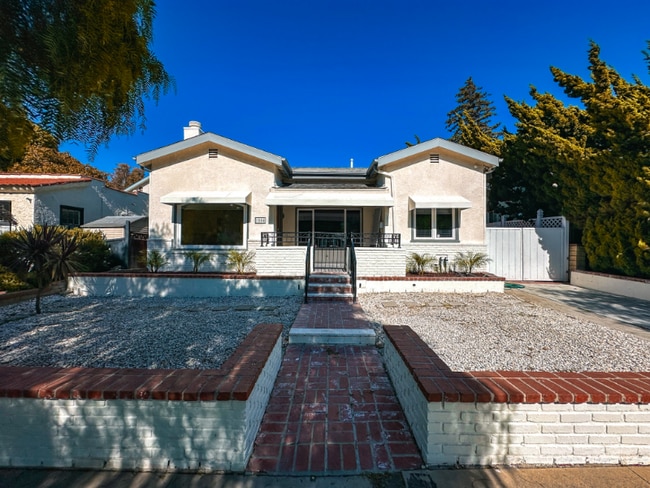 property at 1504 S Dodson Ave
