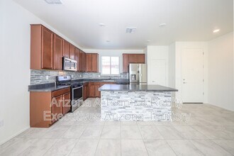 4466 S Sunrise Bluff Way in Tucson, AZ - Building Photo - Building Photo