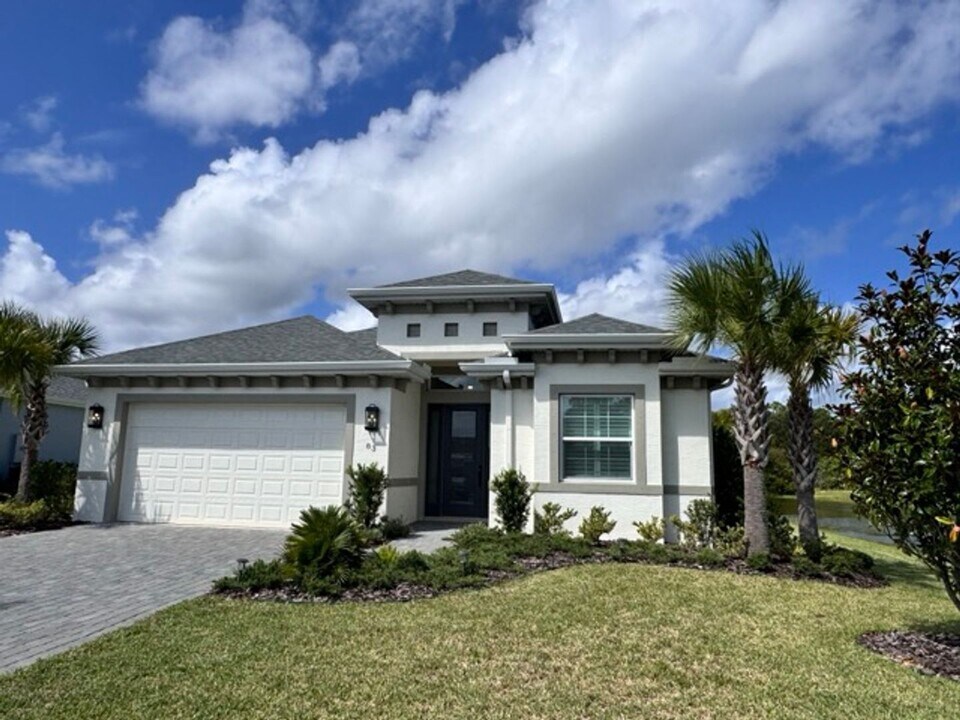 83 N Lakewalk Dr in Palm Coast, FL - Building Photo