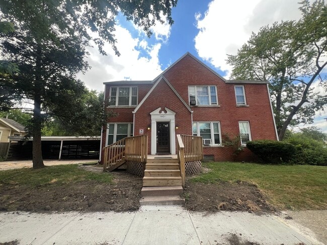 property at 1401 S Spring St