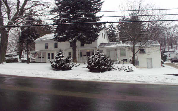 130 W Main St in Millbury, MA - Building Photo