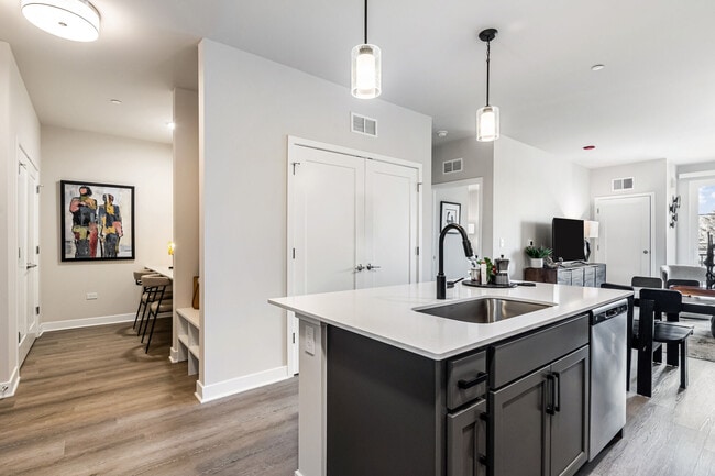 The 250 Residences in Buffalo Grove, IL - Foto de edificio - Building Photo