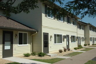 North Mora Estates in Mora, MN - Foto de edificio - Building Photo