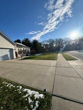 18025 Lisbon Dr in South Bend, IN - Foto de edificio - Building Photo