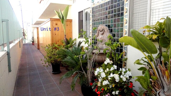 844 7th St, Unit 3 in Santa Monica, CA - Foto de edificio - Building Photo