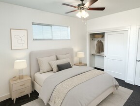 Hope Plaza in Caldwell, ID - Foto de edificio - Building Photo