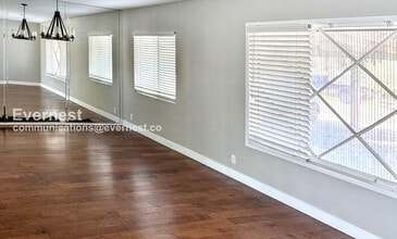 2002 W Northview Ave in Phoenix, AZ - Foto de edificio - Building Photo