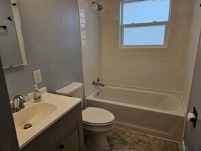 300 Circle Dr in Clovis, NM - Building Photo - Building Photo