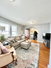 87 Cresthill Rd, Unit 1 in Boston, MA - Building Photo - Building Photo