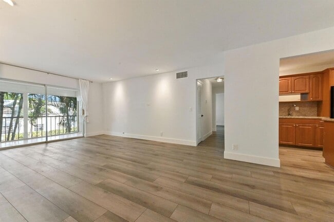 6397 Bay Club Dr, Unit 3 in Fort Lauderdale, FL - Building Photo - Building Photo