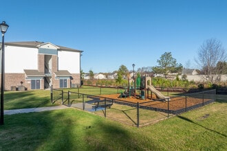 Peaks at Lexington in Lexington, SC - Foto de edificio - Building Photo