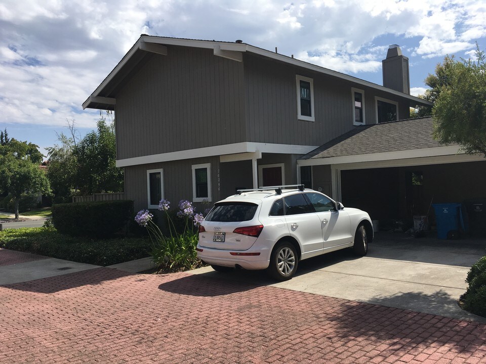 20296 Pacifica Dr in Cupertino, CA - Building Photo