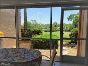 300 Horse Creek Dr in Naples, FL - Building Photo - Building Photo