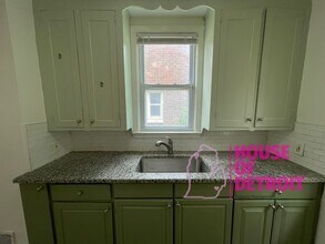 10584 Somerset Ave in Detroit, MI - Building Photo - Building Photo