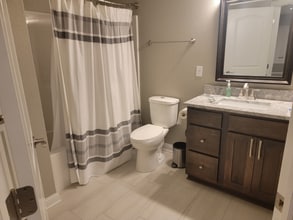 605 NE Dellwood Dr in Waukee, IA - Foto de edificio - Building Photo