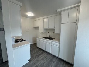 8816 Laurel Canyon Blvd in Los Angeles, CA - Building Photo - Building Photo