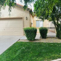 949 S Racine Ln in Gilbert, AZ - Building Photo