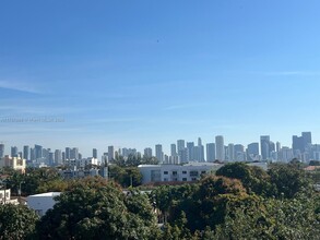 500 SW 19th Ave in Miami, FL - Foto de edificio - Building Photo