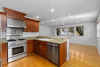 6308 31st Ave SW in Seattle, WA - Building Photo - Building Photo