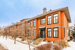 953 Gameroff St in Lachine, QC - Building Photo