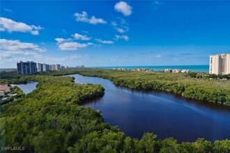 8990 Bay Colony Dr in Naples, FL - Building Photo - Building Photo