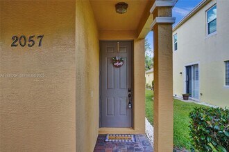 2057 SE Avon Park Dr in Port St. Lucie, FL - Building Photo - Building Photo