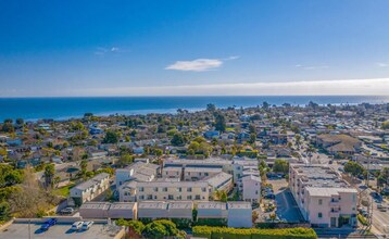 1066 41st Ave in Capitola, CA - Building Photo - Building Photo