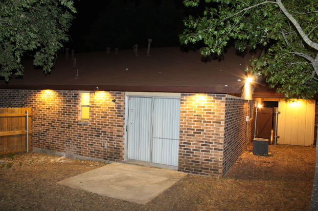 623 Cosgrove St in San Antonio, TX - Building Photo - Building Photo