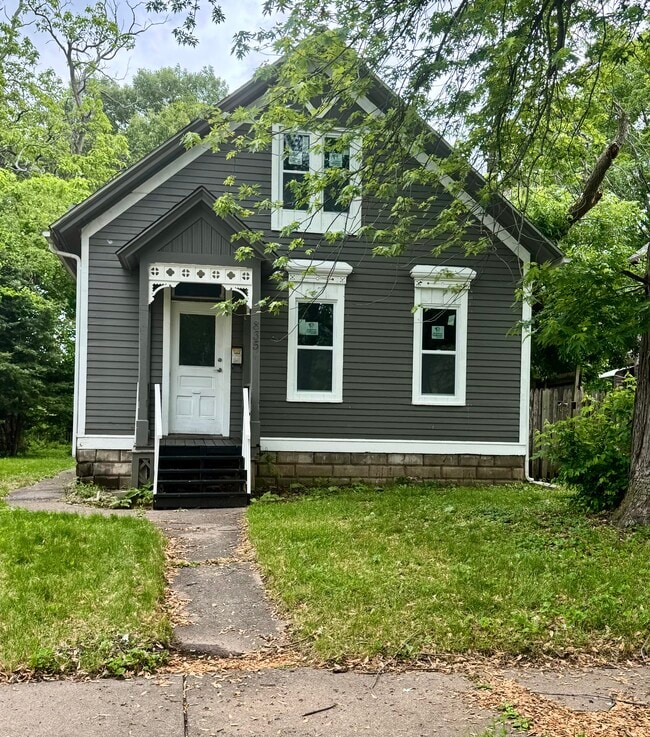 property at 835 19th St