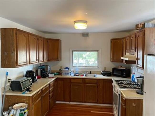 property at 260 Colchester Ave