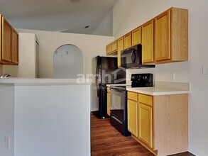 30303 Pongo Way in Wesley Chapel, FL - Foto de edificio - Building Photo