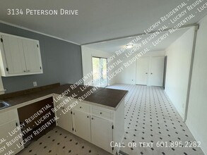 3134 Peterson Dr in Jackson, MS - Building Photo - Building Photo