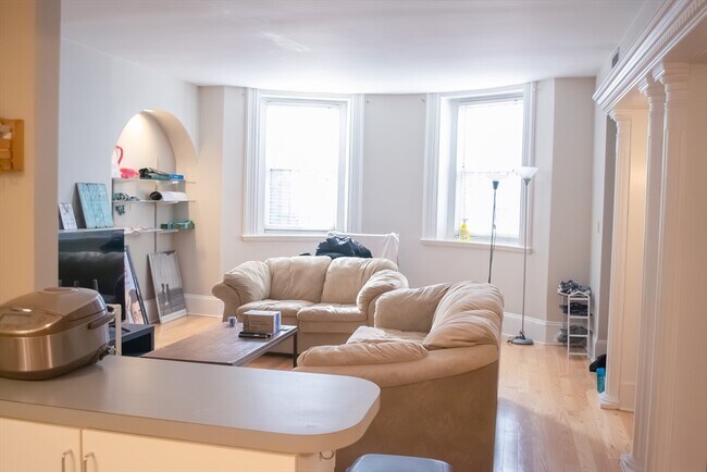 570 Massachusetts Ave, Unit 1 in Boston, MA - Building Photo - Building Photo