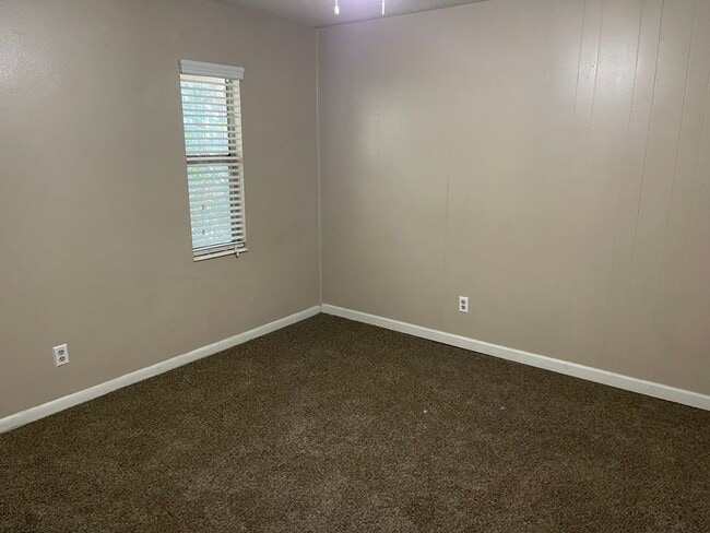 1919 Dawsey St in Tallahassee, FL - Foto de edificio - Building Photo