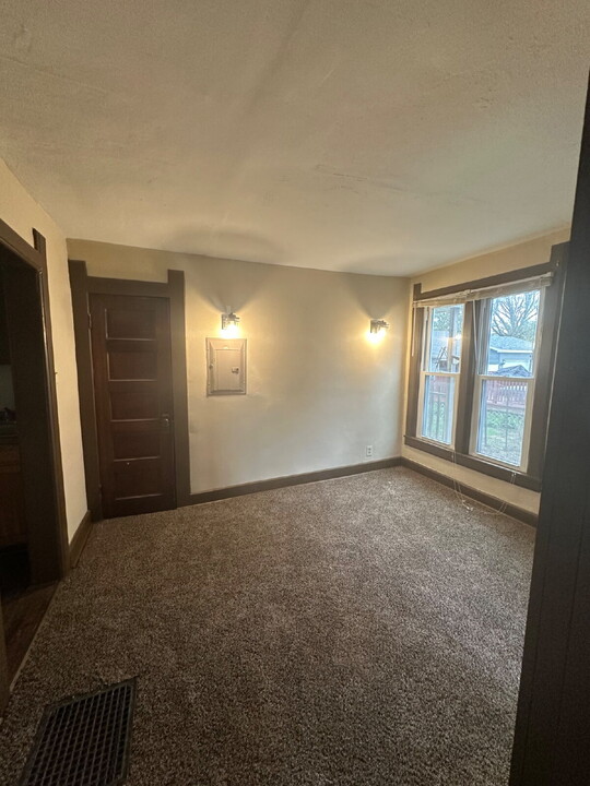 1404 Highland Ave in Janesville, WI - Building Photo