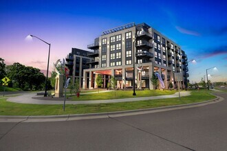 Maison Green in Edina, MN - Foto de edificio - Building Photo