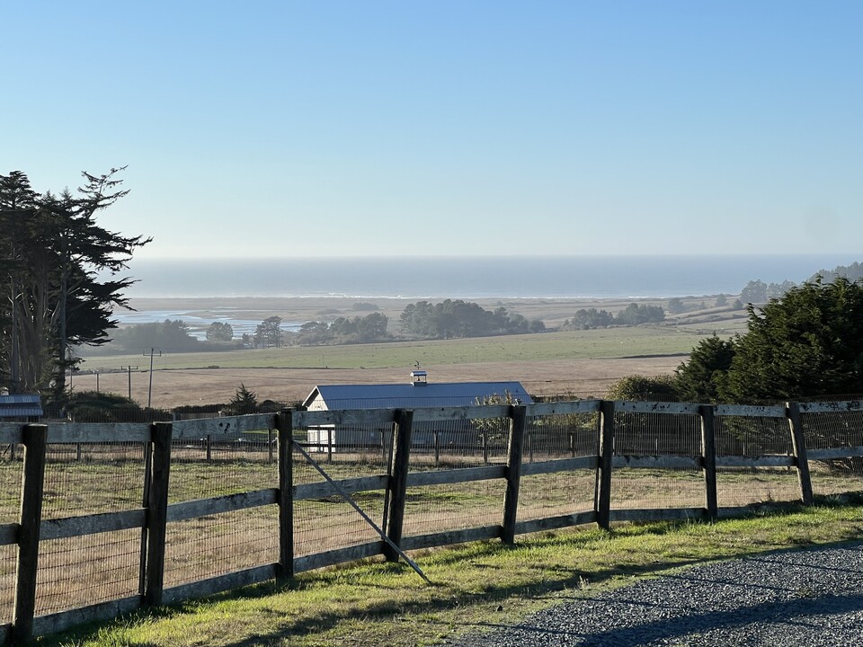 3041 Table Bluff Rd in Loleta, CA - Building Photo