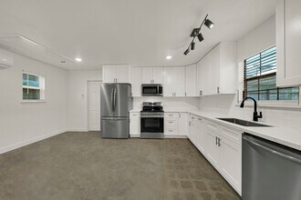 1518 Dorothy St, Unit 1518A in Houston, TX - Foto de edificio - Building Photo