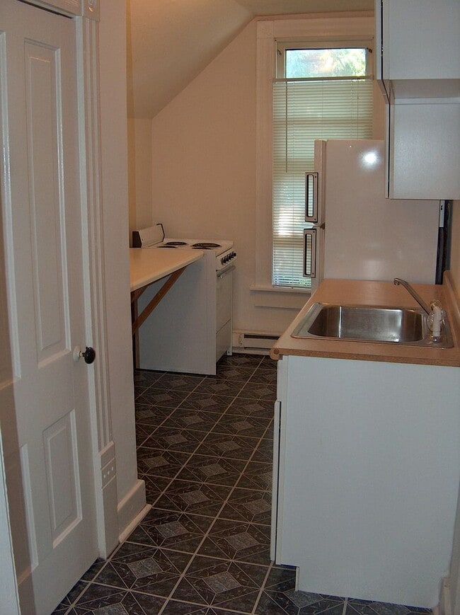 property at 718 Brown St