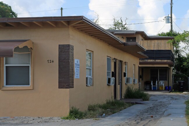 724 22nd St in West Palm Beach, FL - Building Photo - Building Photo