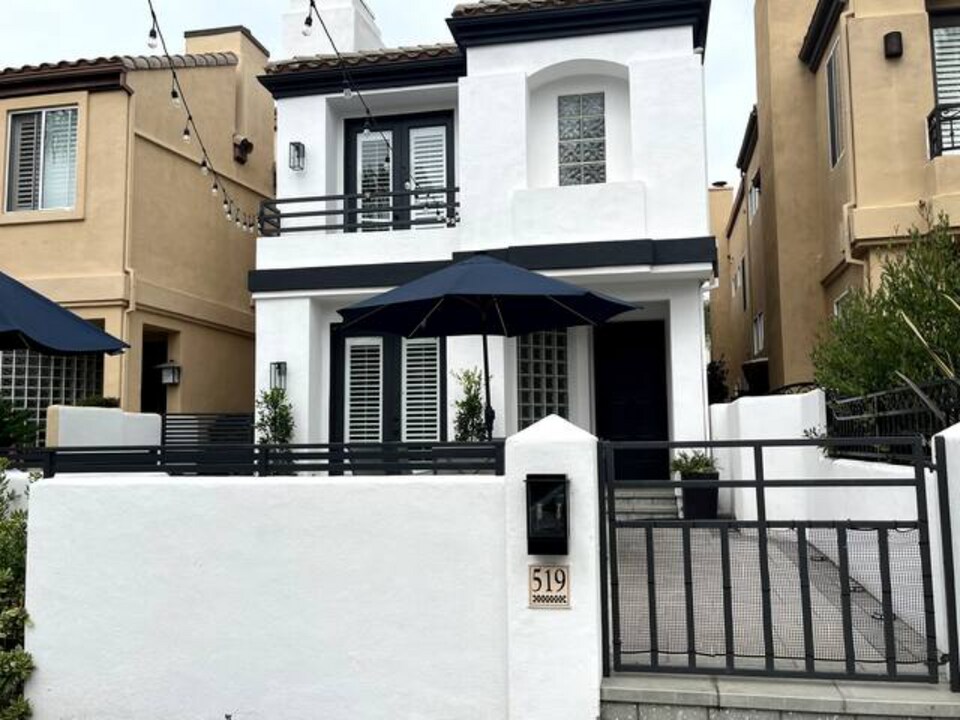 519 22nd St in Huntington Beach, CA - Foto de edificio