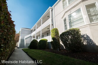 605 Kelton Ave in Los Angeles, CA - Building Photo - Interior Photo