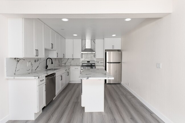 Seaview Terrace Apartment Homes in San Clemente, CA - Building Photo - Building Photo