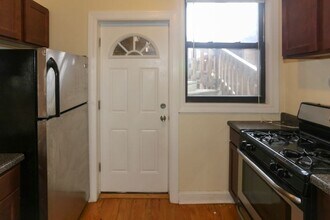 3731 N Pine Grove Ave in Chicago, IL - Building Photo - Building Photo
