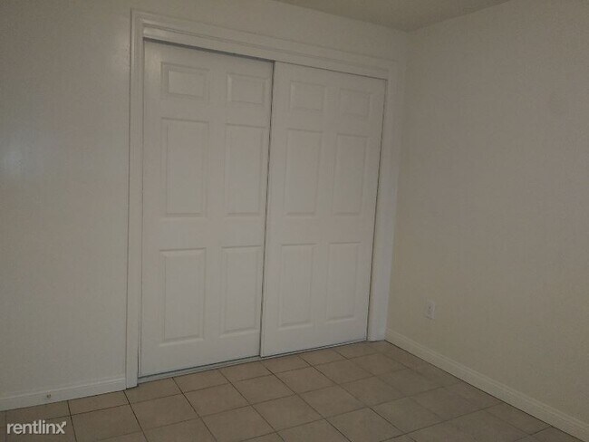 14039 Orizaba Ave in Paramount, CA - Building Photo - Building Photo