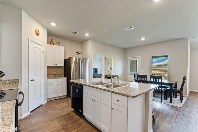 6108 Montrelia Dr in Austin, TX - Building Photo - Building Photo