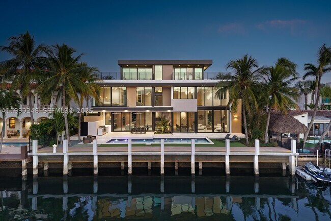 property at 641 Flamingo Dr