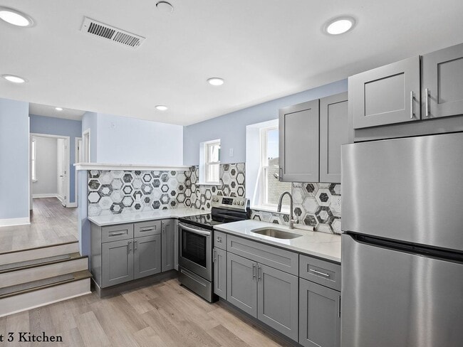 1716 W Oxford St, Unit 3