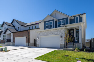 451 W 900 N in Farmington, UT - Building Photo - Building Photo