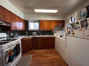 718 7th Ave in Coralville, IA - Foto de edificio - Building Photo